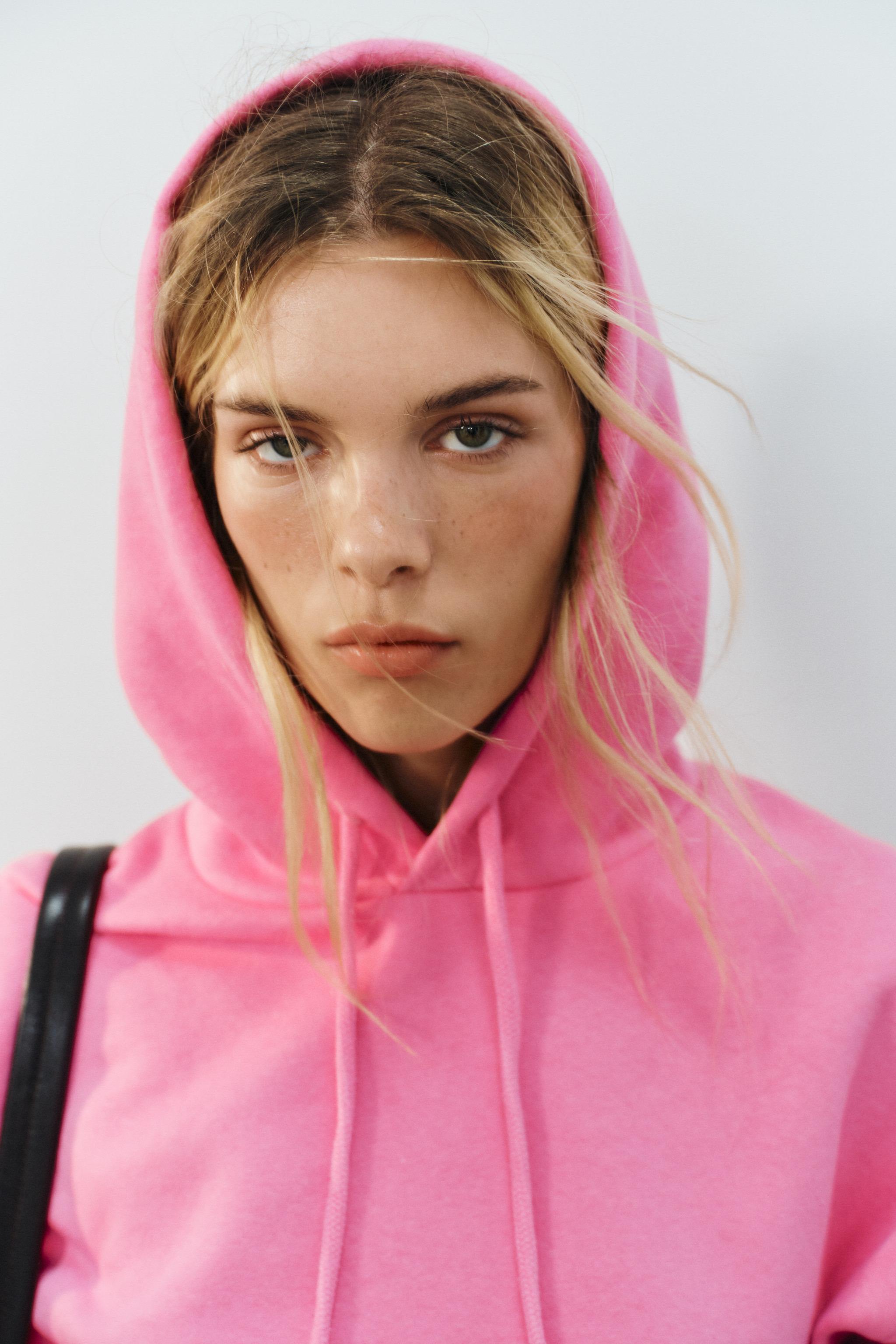 SWEAT À CAPUCHE ET POCHE